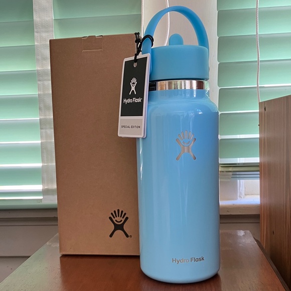 Hydro Flask Sky Blue Bottle with Handle - Picture 1 of 9